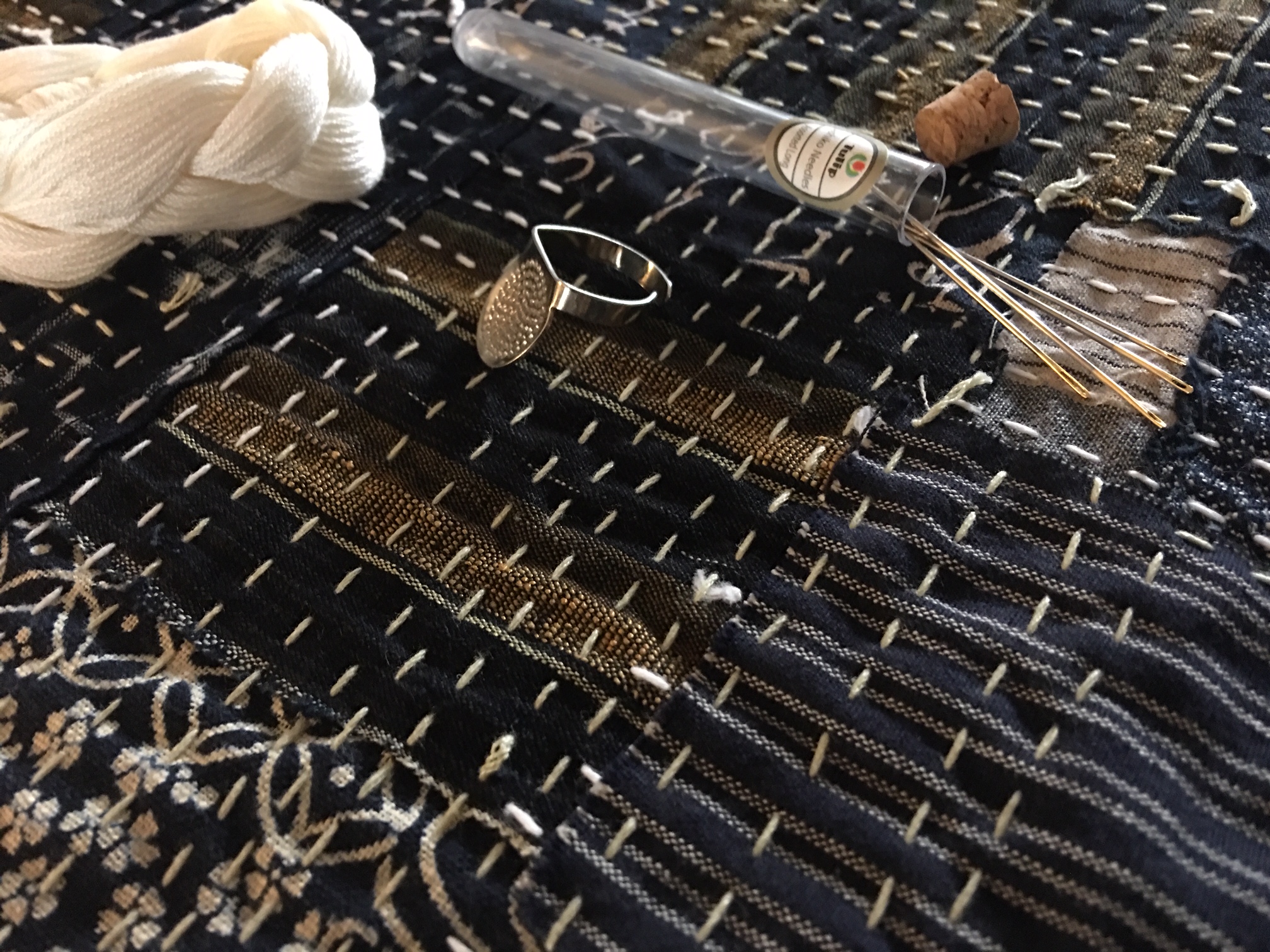 How to thread a sashiko needle with sashiko thread - A Threaded Needle