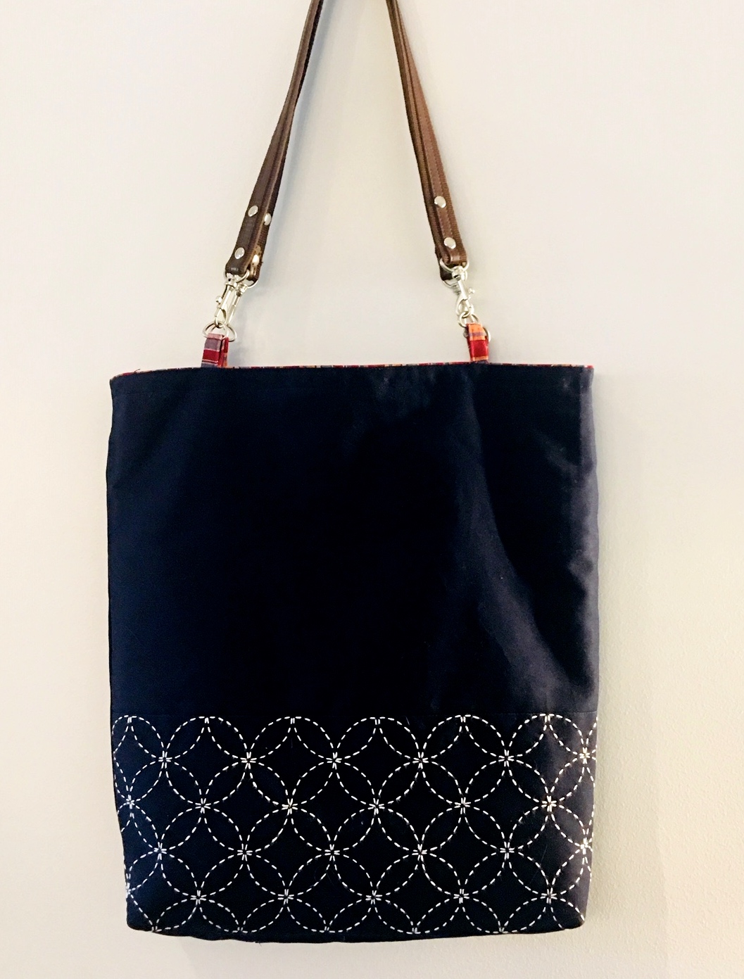 basic black tote bag